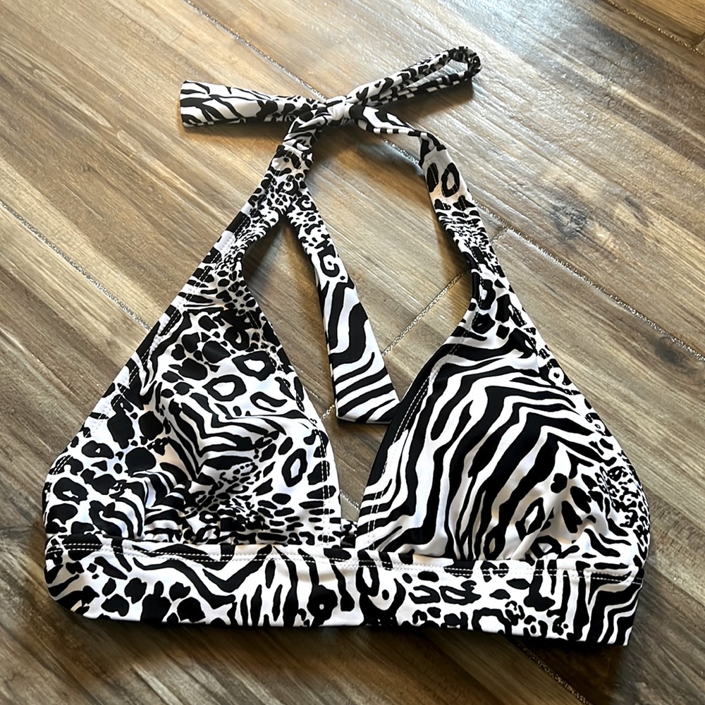 ✨NWOT✨ 🦓Zebra Halter Bikini Top👙